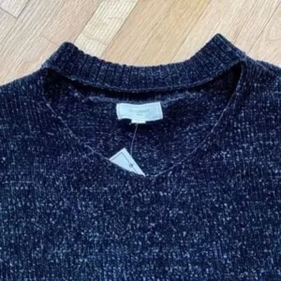 NWT No Comment NY & LA Gigi Mock Neckline Chenille Cutout Choker Sweater Size L - Picture 3 of 11